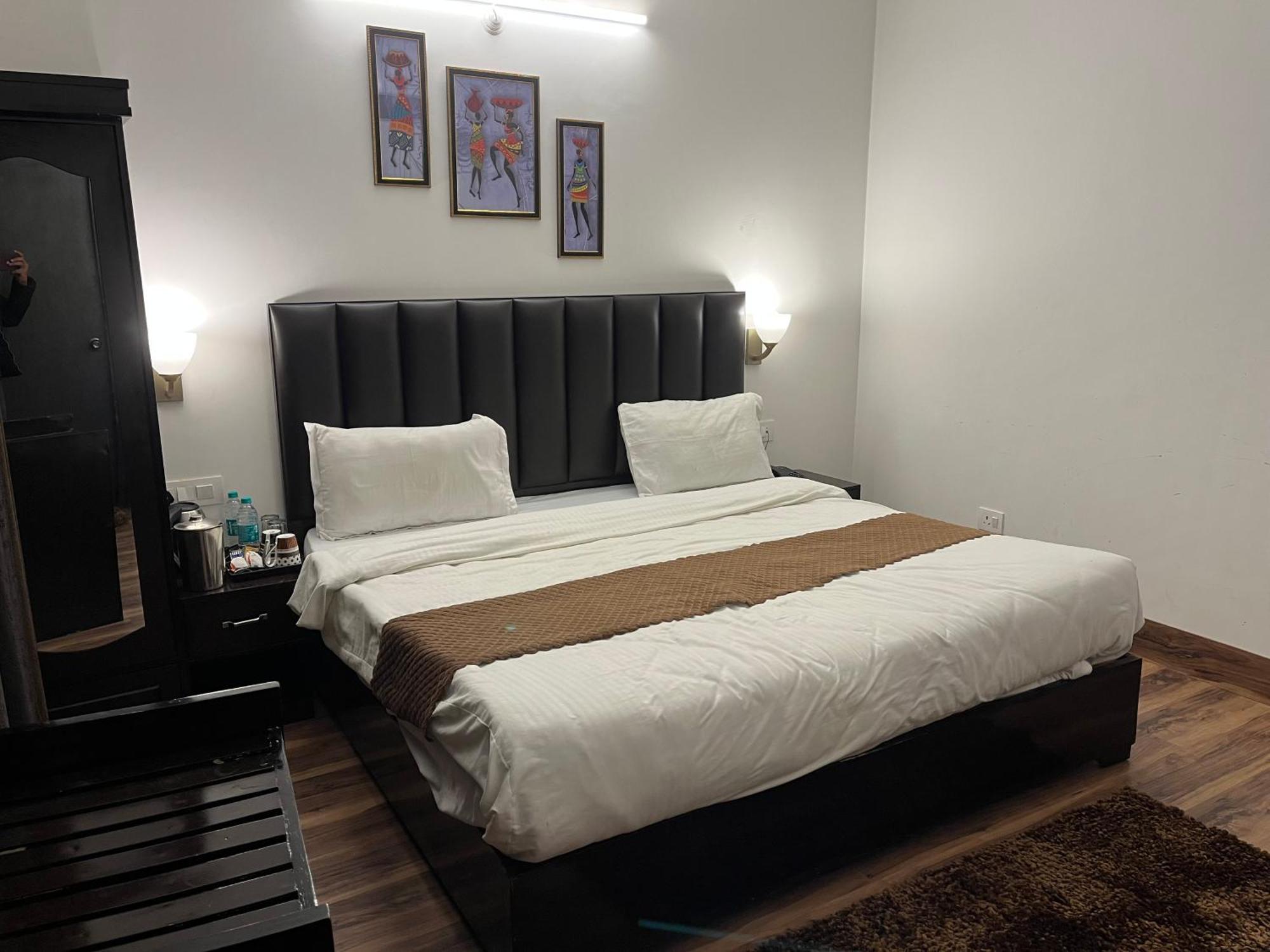 Cedar Woods Resort By Heyan Hotels Nainital Esterno foto