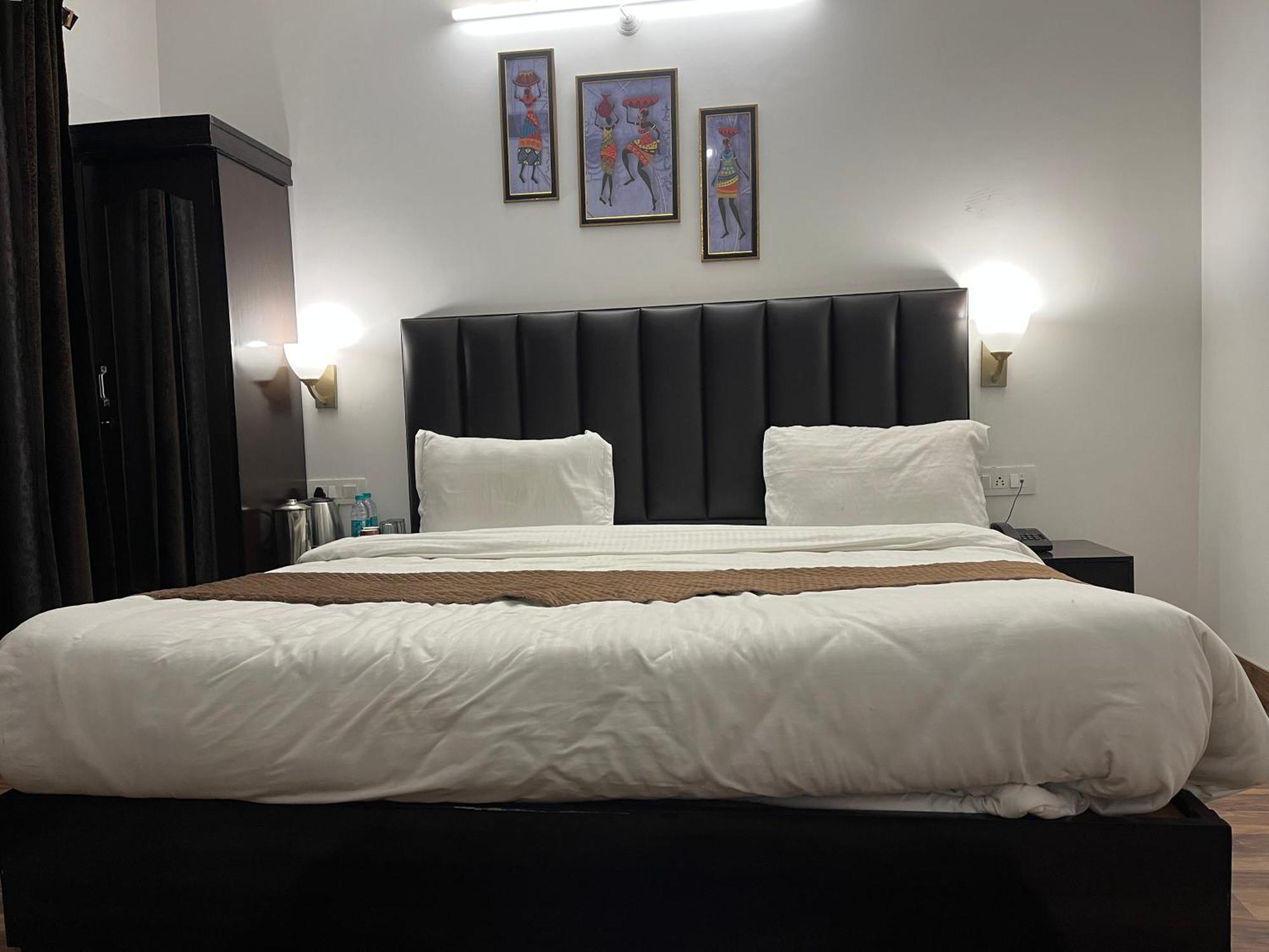 Cedar Woods Resort By Heyan Hotels Nainital Esterno foto